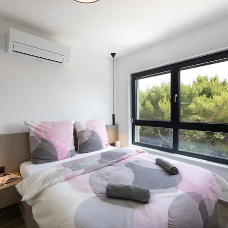 Apartment Lavender By Bright Bliss *